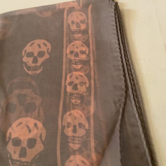 COPY - Alexander McQueen silk scarf - Picture 7 of 13